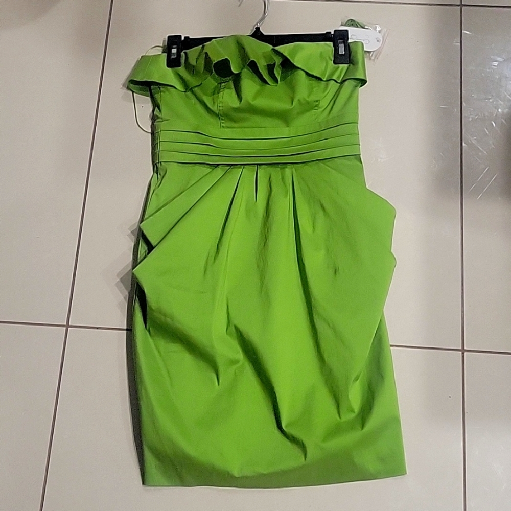 BRIGHT GTEEN STRAPLESS DRESS